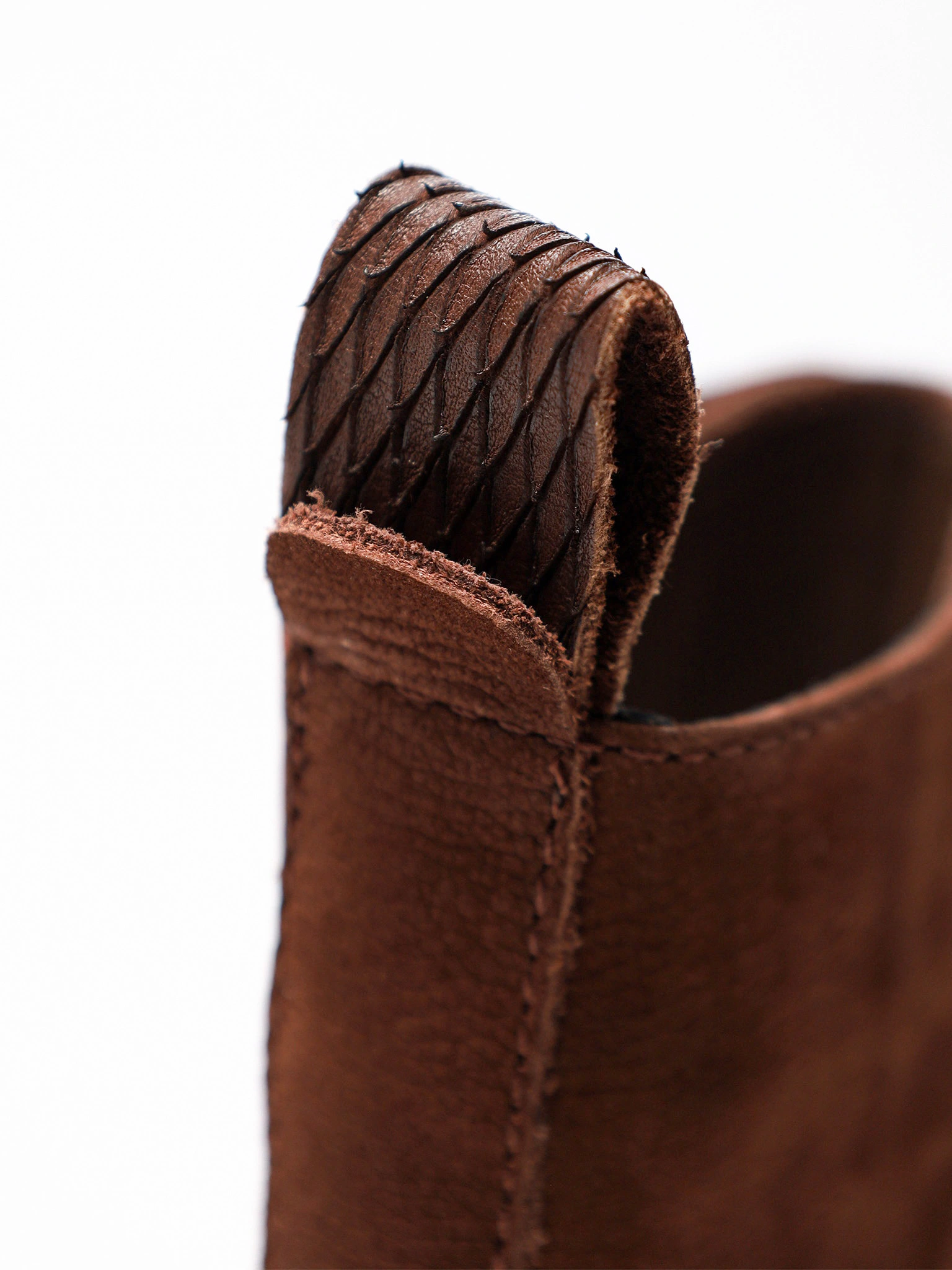 Ботинки-дерби коричневого цвета на среднем каблуке